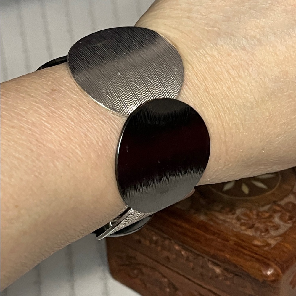 Vintage 2 Tone Metal Disk Panel Elastic Stretch Bracelet - Picture 9 of 13
